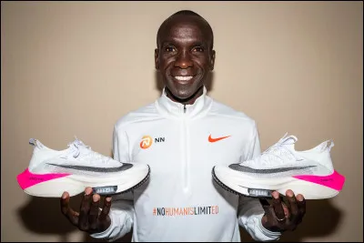 De quel pays est originaire le c&eacute;l&egrave;bre marathonien Eliud Kipchoge, premier homme &agrave; courir un marathon en moins de deux heures ?
