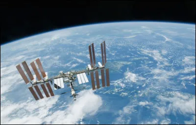 En quelle ann&eacute;e fut lanc&eacute; le premier satellite de communications ?