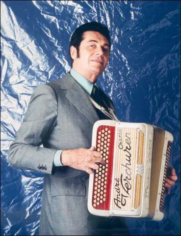 Virtuose du piano  bretelles c'est Andr...