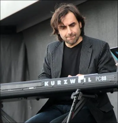 Un des jurs de la Nouvelle Star sur M6, c'est Andr...