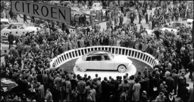 En 1955, Citro&euml;n pr&eacute;sente sa nouvelle voiture.Laquelle ?