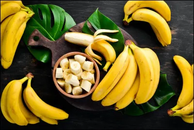 Les bananes poussent sur des arbres.