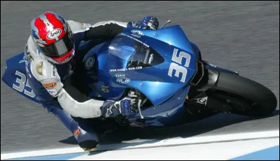 Chris Burns a &eacute;t&eacute; le dernier pilote &agrave; prendre part &agrave; une course de la cat&eacute;gorie reine avec une moto deux-temps &agrave; Valencia en 2003.