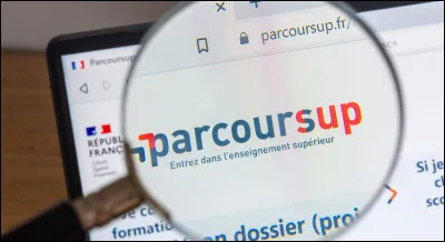 Quelle plateforme d'orientation post-bac est directement cibl&eacute;e par les revendications ?