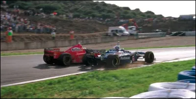 Lors du GP d'Europe 1997, trois pilotes ont r&eacute;alis&eacute; exactement le m&ecirc;me temps en qualifications.