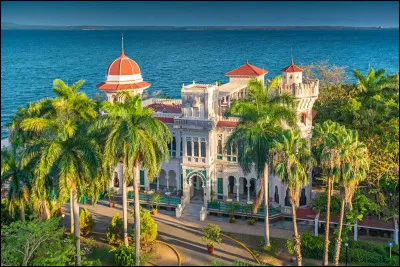 Dans quel pays se situe Cienfuegos ?