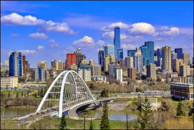 Quelle est cette grande ville de 1,2 million d'habitants, capitale de l'Alberta ?