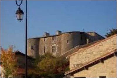 Je vous emm&egrave;ne en Nouvelle-Aquitaine, au ch&acirc;teau d'Exoudun. Village de l'arrondissement de Niort, il se situe dans le d&eacute;partement ...