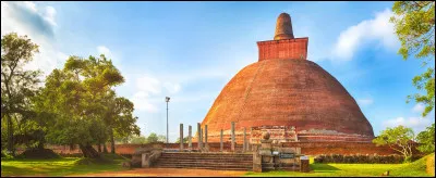 Anuradhapura se situe au&hellip;