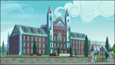 Dans quelle &eacute;cole &eacute;tudient les Shadowbolts avant que Twilight Sparkle (Sci-Twi) ne change d'&eacute;cole ?
