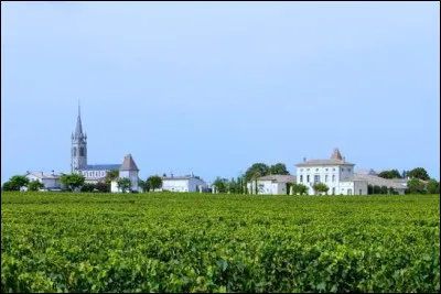 Je vous emm&egrave;ne au milieu des vignes, &agrave; Pomerol. Village viticole du Libournais, &agrave; c&ocirc;t&eacute; de Saint-&Eacute;milion, il se situe dans le d&eacute;partement ...