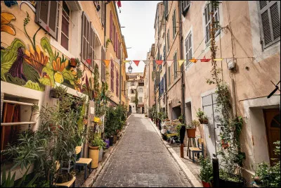 Avec quelle ville fran&ccedil;aise Madrid n'est-elle pas jumel&eacute;e ?