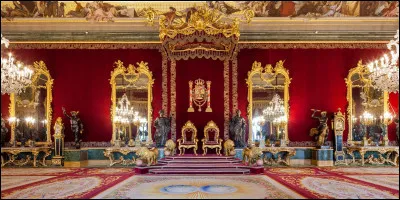 Quel est le nom du palais royal de Madrid ?