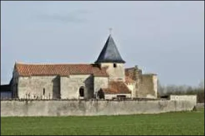 Vous avez ici l'&eacute;glise Sainte-Radegonde, aux Fosses. Village de l'aire d'attraction Niortaise, il se situe dans le d&eacute;partement ...