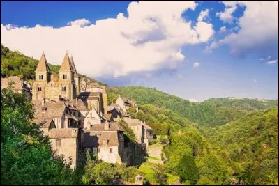Quelle ville se situe dans l'Aveyron ?