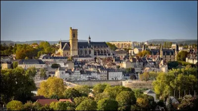 Quelle ville se situe dans la Ni&egrave;vre ?