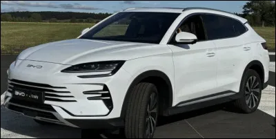 Quel constructeur produit cette automobile ?