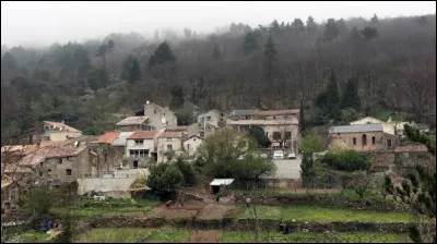 Hameau Audois, d&eacute;pendant de la commune de Caunes-Minervois, Castanviels se situe en r&eacute;gion ...