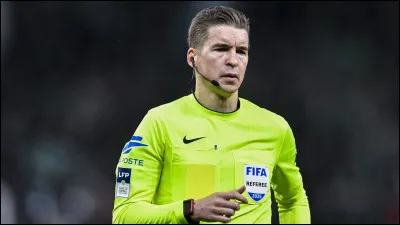 Quel arbitre a arbitr&eacute; le match Argentine-Alg&eacute;rie ?
