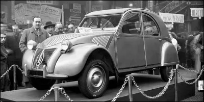En quelle ann&eacute;e sort la premi&egrave;re version de la 2CV Citro&euml;n ?
