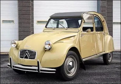 Quel &eacute;l&eacute;ment de confort poss&egrave;de la 2CV, non disponible sur nos mod&egrave;les actuels ?
