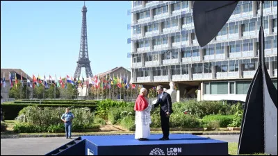 Quelle agence sp&eacute;cialis&eacute;e de l'ONU est sp&eacute;cifiquement d&eacute;di&eacute;e &agrave; l'am&eacute;lioration de l'&eacute;ducation, de la science et de la culture dans le monde ?
