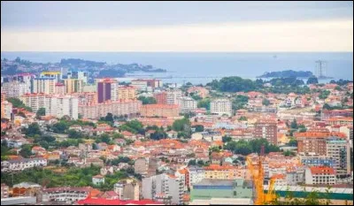 Durant la guerre de Succession d'Espagne, en quelle ann&eacute;e eut lieu la bataille navale de la baie de Vigo ?