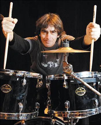 Avec Jean Louis, Corinne et Louis c'tait un bon numro de Tlphone, c'est Richard ...