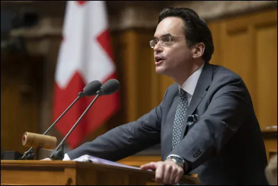Combien de membres composent le Conseil f&eacute;d&eacute;ral (le gouvernement suisse) ?