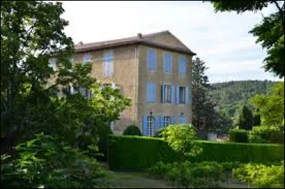 La magnanerie est le lieu d'&eacute;levage des vers &agrave; soie.