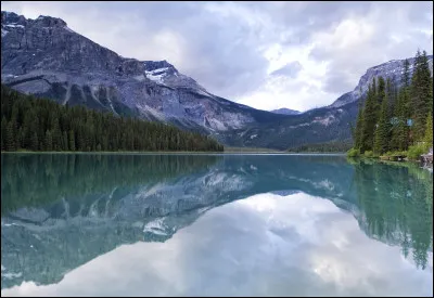 Le Canada est le troisi&egrave;me plus grand pays du monde. Vrai ou faux ?