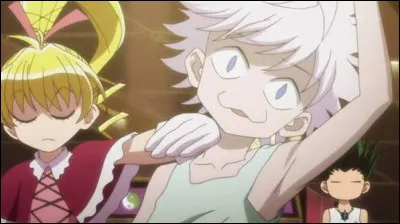 J'ai l'apparence d'une adorable petite fille blonde, mais je cache une forme adulte surmuscl&eacute;e. J'ai entra&icirc;n&eacute; Gon &agrave; Kirua sur l&rsquo;&icirc;le de Greed Island. Qui suis-je ?