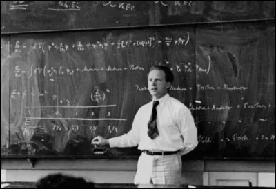 En physique quantique, quel est le nom du principe formul&eacute; par Werner Heisenberg en 1927 &eacute;non&ccedil;ant qu'on ne peut conna&icirc;tre simultan&eacute;ment la position et la vitesse d'une particule ?