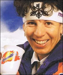 Le record de course de coupe du monde gagnes sur la mme saison est dtenu par Vreni Schneider avec :