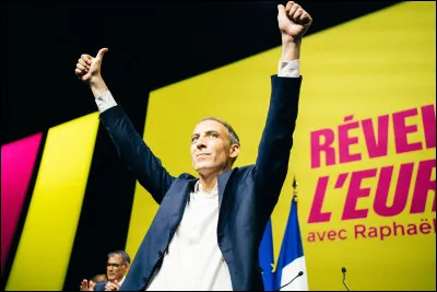 Quelle personnalit&eacute; co-pr&eacute;side son parti politique ?