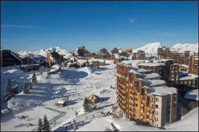 Quelle station alpine associ&eacute;e &agrave; Morzine accueillait chaque ann&eacute;e le festival du Film Fantastique ?
