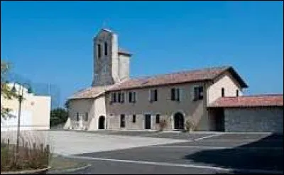 Je vous attends devant l'actuelle &eacute;glise de l'Assomption-de la-Bienheureuse-Vierge-Marie, &agrave; Lahonce. Ville de l'aire d'attraction Bayonnaise, elle se situe dans le d&eacute;partement ...