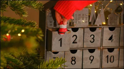 Combien de fen&ecirc;tres ou de cases un calendrier de l'Avent classique poss&egrave;de-t-il g&eacute;n&eacute;ralement ?