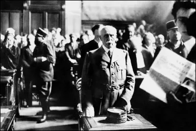 Quel slogan remplace la devise r&eacute;publicaine sous le r&eacute;gime de Vichy ?