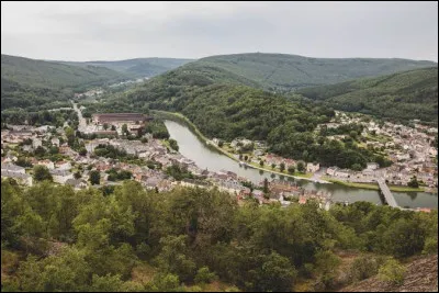 Quelles villes se trouvent dans le d&eacute;partement des Ardennes ?