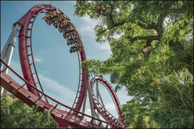 Les jardins de Tivoli sont un parc d'attractions en plein c&oelig;ur de Copenhague, au Danemark. Quelle est sa particularit&eacute; ?