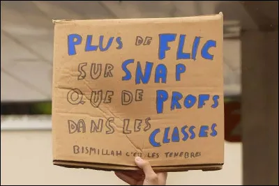 Tr&egrave;s critiqu&eacute;e lors des r&eacute;centes manifestations de lyc&eacute;ens en octobre 2026 pour son caract&egrave;re anxiog&egrave;ne, &agrave; quelle condition stricte le Conseil d'Etat a-t-il autoris&eacute; la technique de l'encerclement prolong&eacute; de la foule (la "nasse") ?