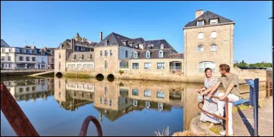 Quelle ville bretonne est la capitale du pays Bigouden ?