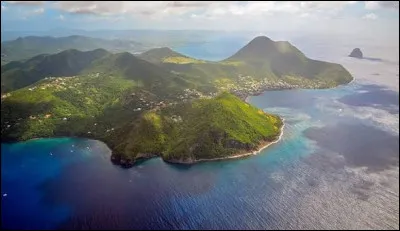 Le Tour des yoles rondes existe en Martinique depuis plus de 40 ans. Que sont les yoles ?