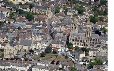 Laquelle de ces communes est un chef-lieu d'arrondissement de ce d&eacute;partement ?