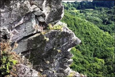 Quelle est la particularit&eacute; de la roche d'O&euml;tre, ce promontoire rocheux de la commune de Saint-Philbert-sur-Orne ?