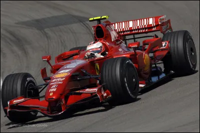 Quel manufacturier fournissait les pneus &agrave; toutes les &eacute;quipes de F1 lors de la saison 2007 ?