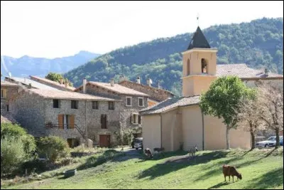Village Bas-Alpin, Entrages se situe en r&eacute;gion ...