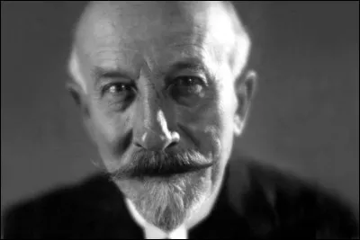Quel court-m&eacute;trage muet r&eacute;alis&eacute; par Georges M&eacute;li&egrave;s en 1896 est consid&eacute;r&eacute; par les historiens comme le tout premier film d'horreur de l'histoire du cin&eacute;ma ?