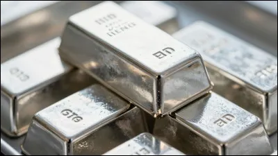 Selon le folklore classique, quelle cr&eacute;ature a pour point faible l&eacute;gendaire une balle ou une arme forg&eacute;e en argent pur ?